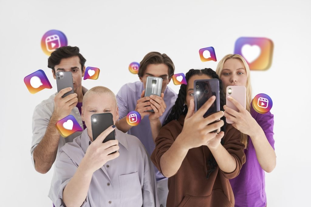 collage-people-using-reels